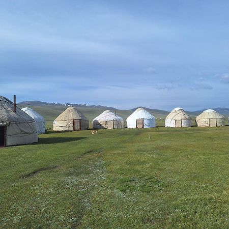 Zalkar Yurt Camp Hotel Song-Kul ภายนอก รูปภาพ