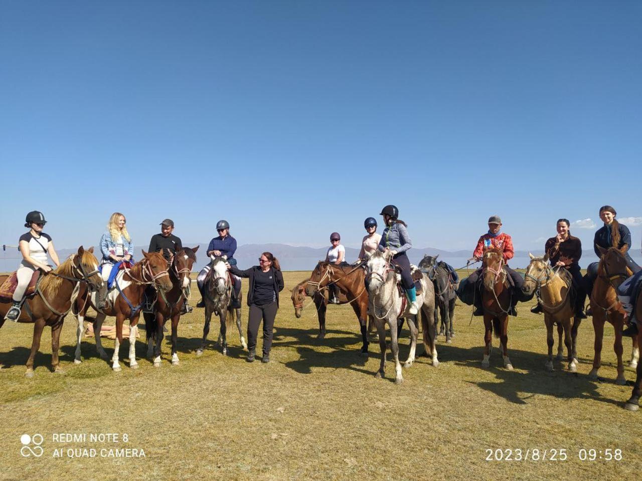 Zalkar Yurt Camp Hotel Song-Kul ภายนอก รูปภาพ