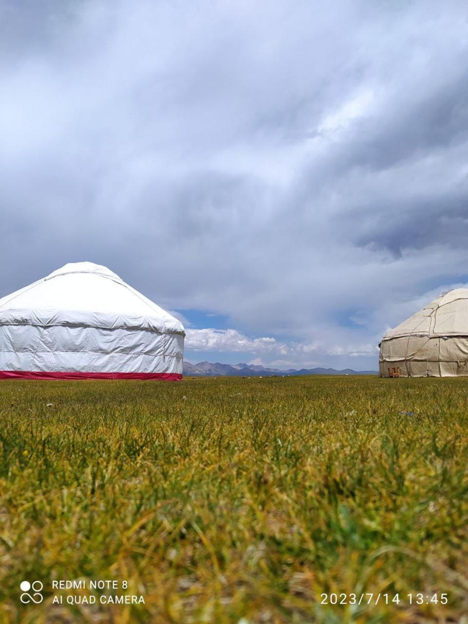 Zalkar Yurt Camp Hotel Song-Kul ภายนอก รูปภาพ