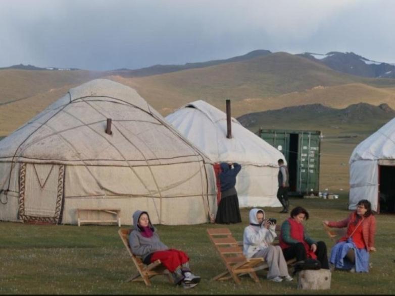Zalkar Yurt Camp Hotel Song-Kul ภายนอก รูปภาพ