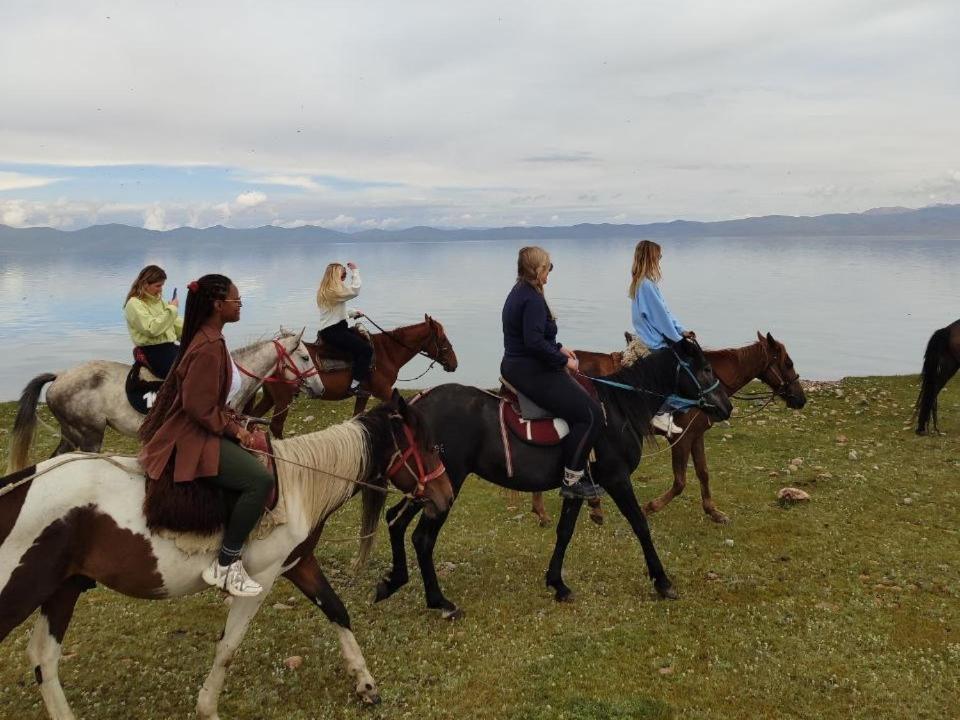 Zalkar Yurt Camp Hotel Song-Kul ภายนอก รูปภาพ