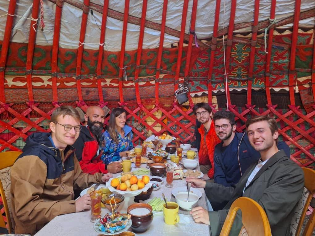 Zalkar Yurt Camp Hotel Song-Kul ภายนอก รูปภาพ