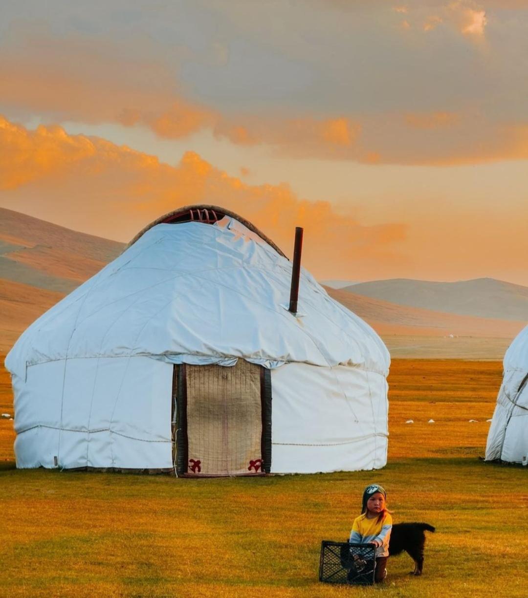 Zalkar Yurt Camp Hotel Song-Kul ภายนอก รูปภาพ